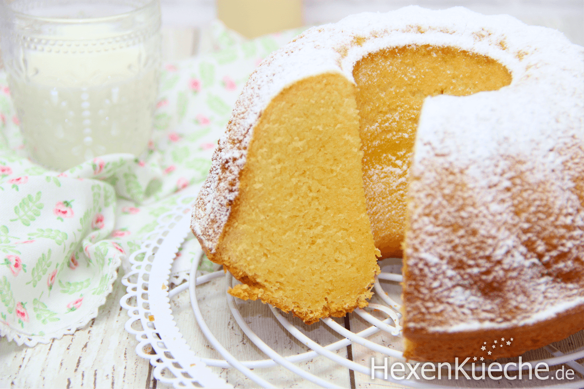 ♥ Saftiger Eierlikörkuchen ♥ Schnelles &amp; einfaches Rezept