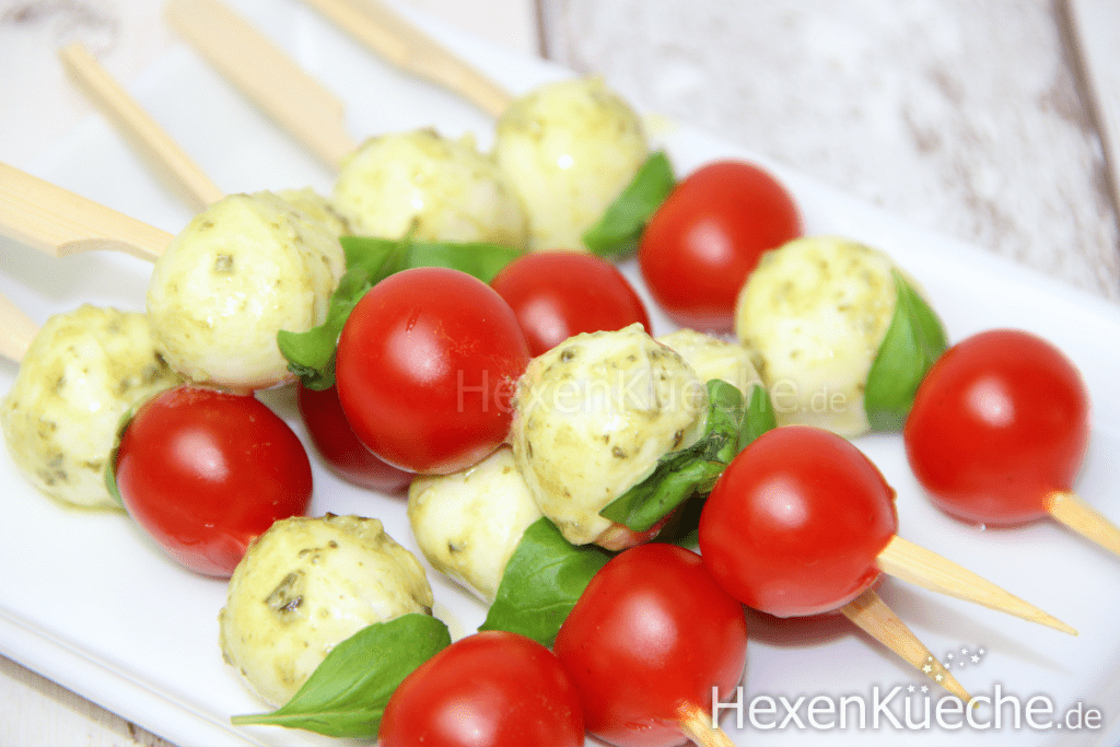 ♥ Mozzarella-Pesto-Spieße ♥ schnell &amp; einfach | Fingerfood | Grillbeilage