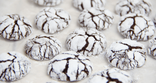 Chocolate Crinkle Cookies, Schokoschneebälle, schokoladen Schneebälle Rezept